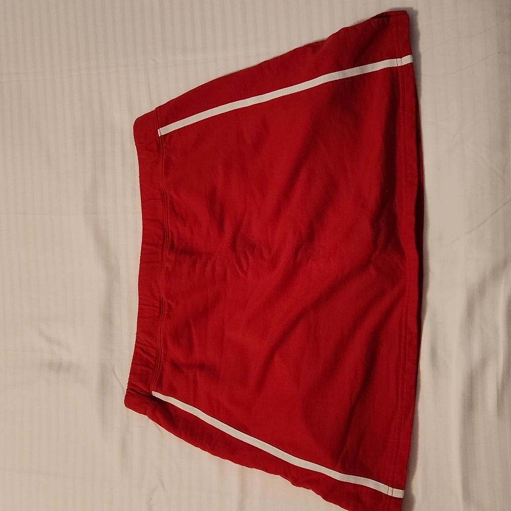 Red skort - Picture 2 of 6
